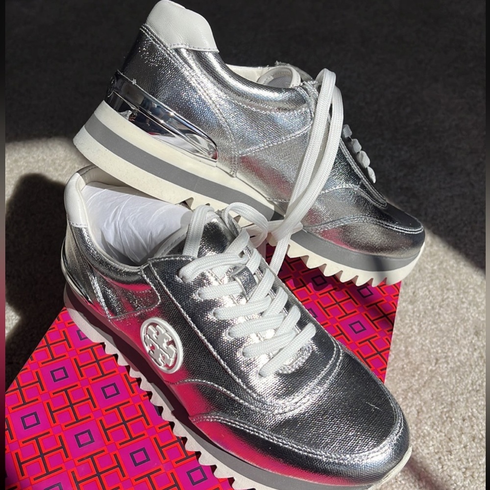 NEW Tory Burch Sawtooth Logo Silver White Sneakers Metallic Canvas Leather 6.5
